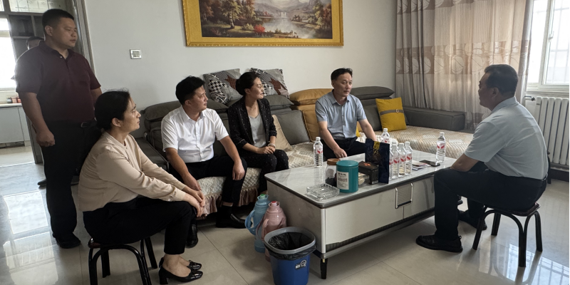 省国动办党组书记、常务副主任赵庆平到菏泽看望慰问省派“第一书记”并调研国防动员工作